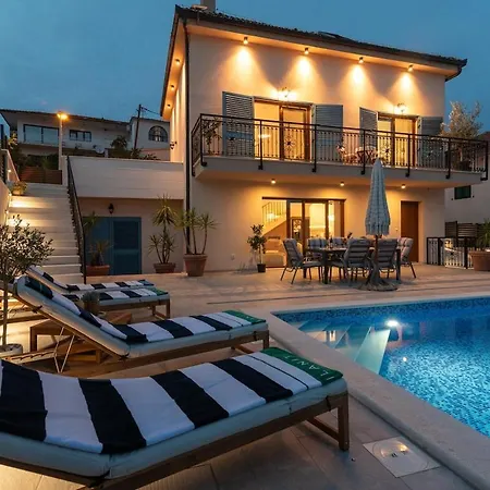 Providenca Villa Slatine