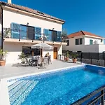 Providenca Villa *