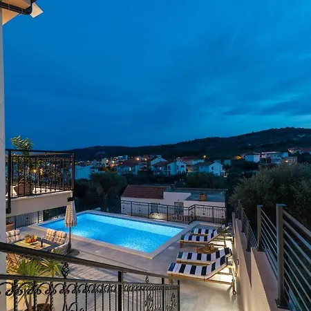Providenca Villa *