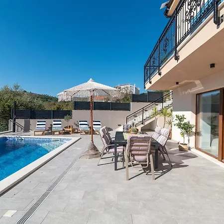 Providenca Villa