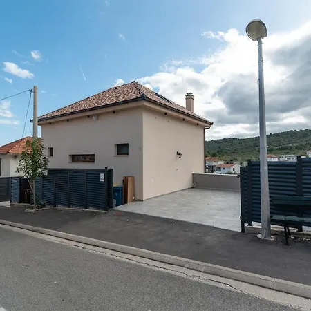 Providenca Villa Slatine